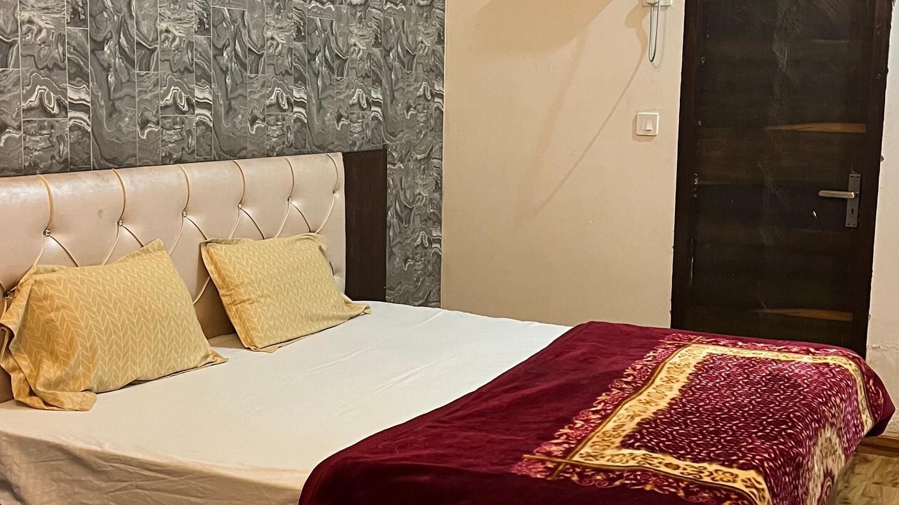 Photo of Bedroom in Govardhan