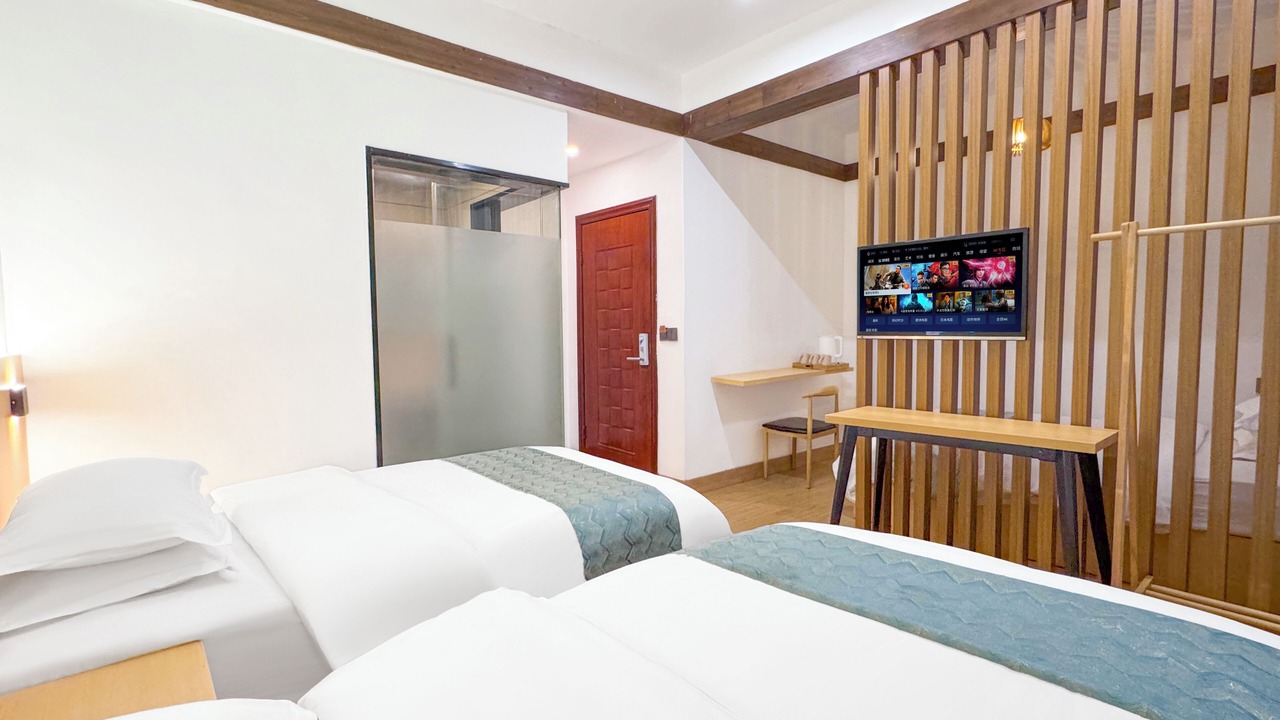 Photo of Bedroom in Fenghuang