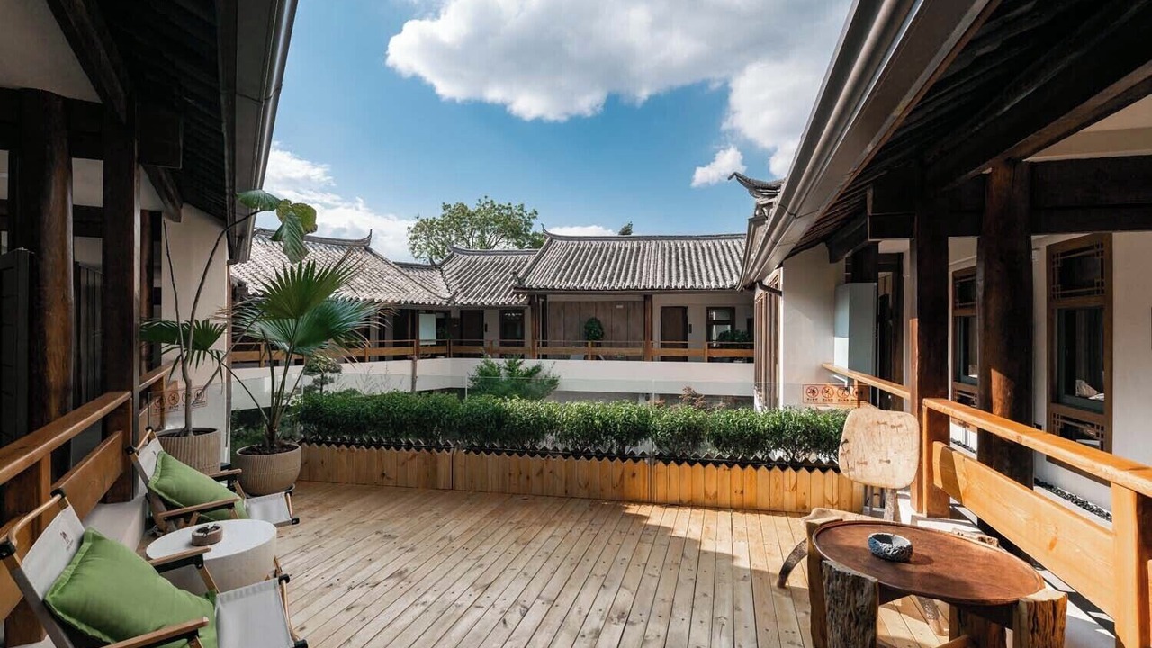 Photo of Patio Balcony in Dayan Old Town