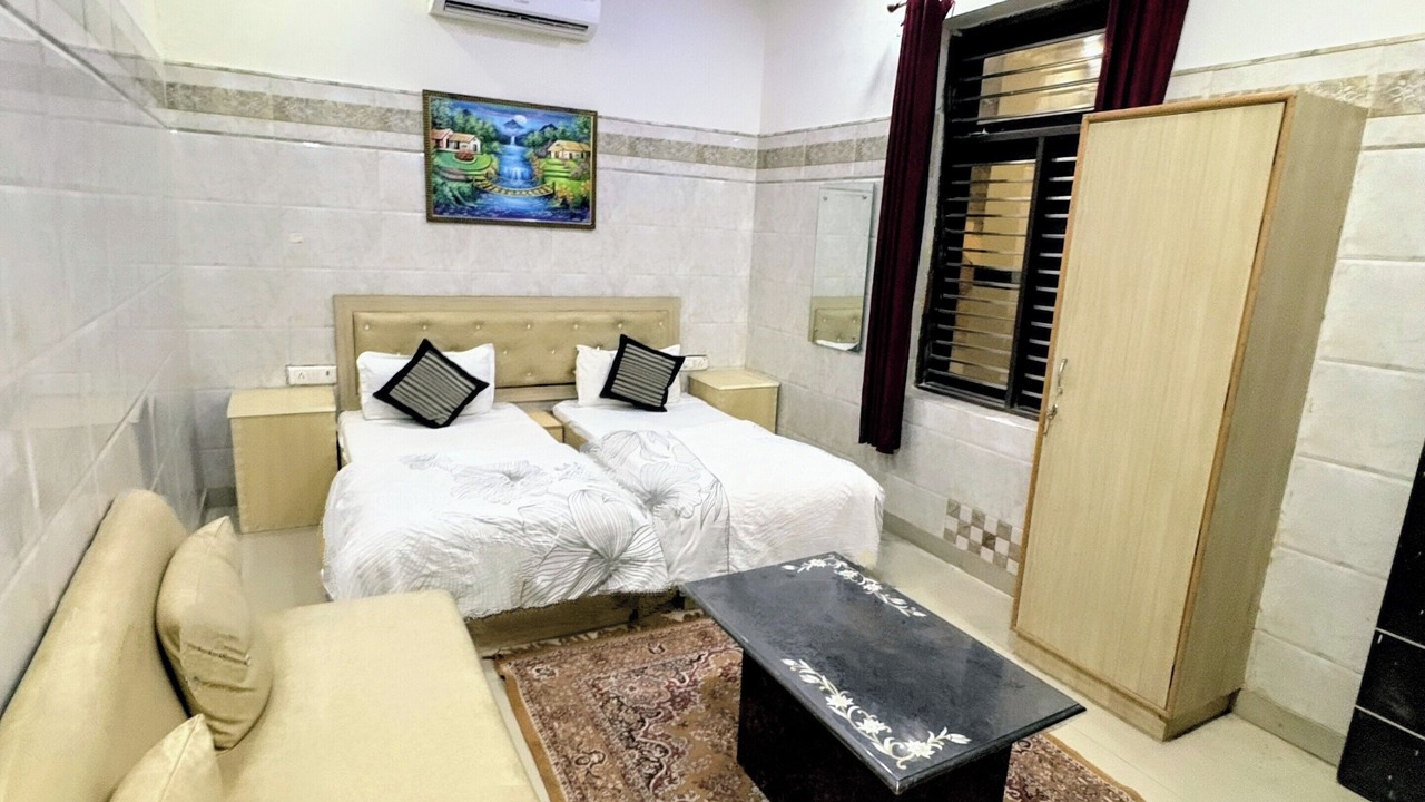 Photo of Bedroom in Rakabganj