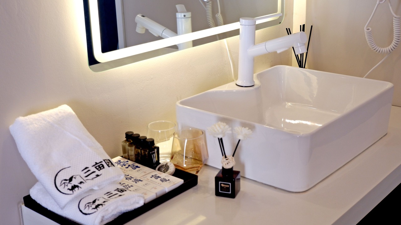 Photo of Bathroom in Mingsha Mountain and Crescent Spring