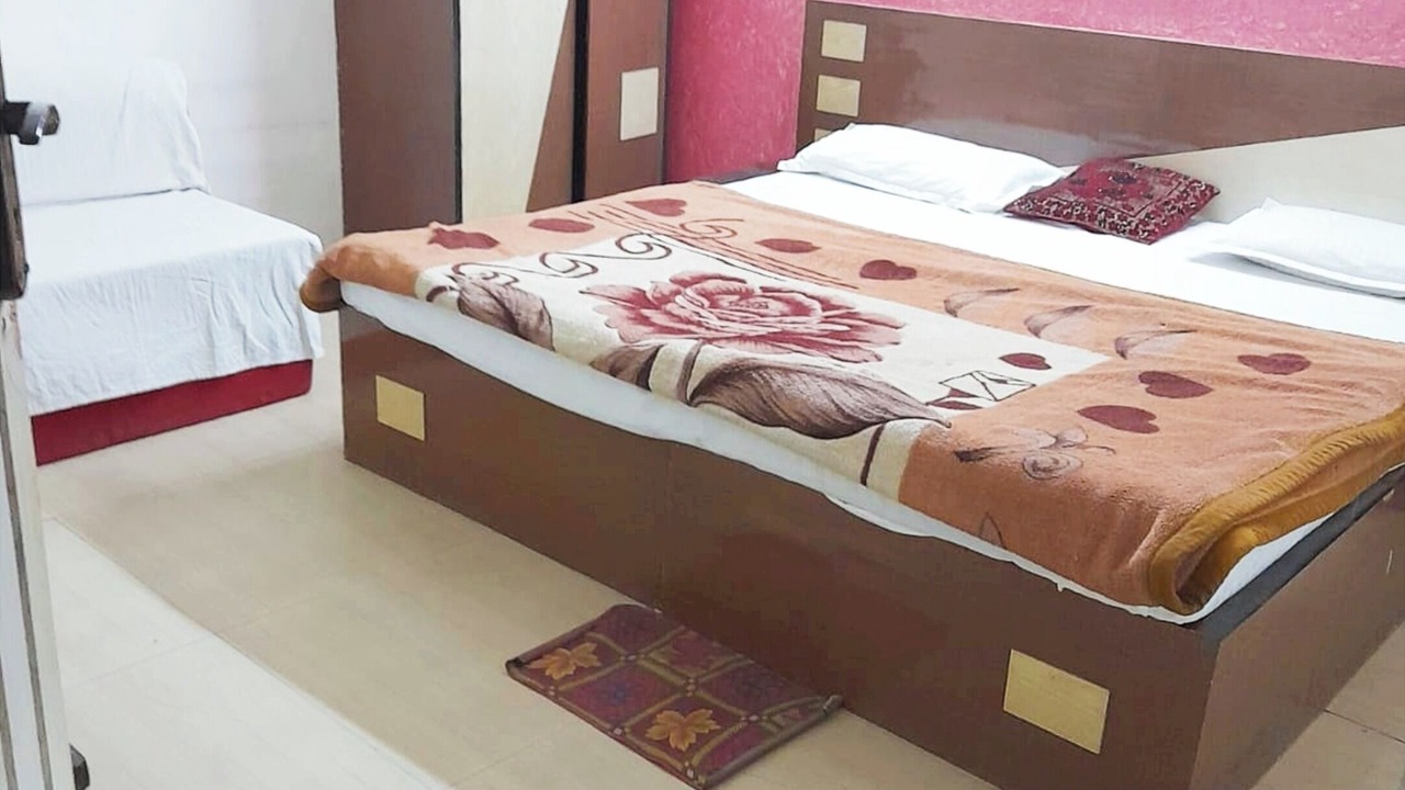 Photo of Bedroom in Taj Ganj