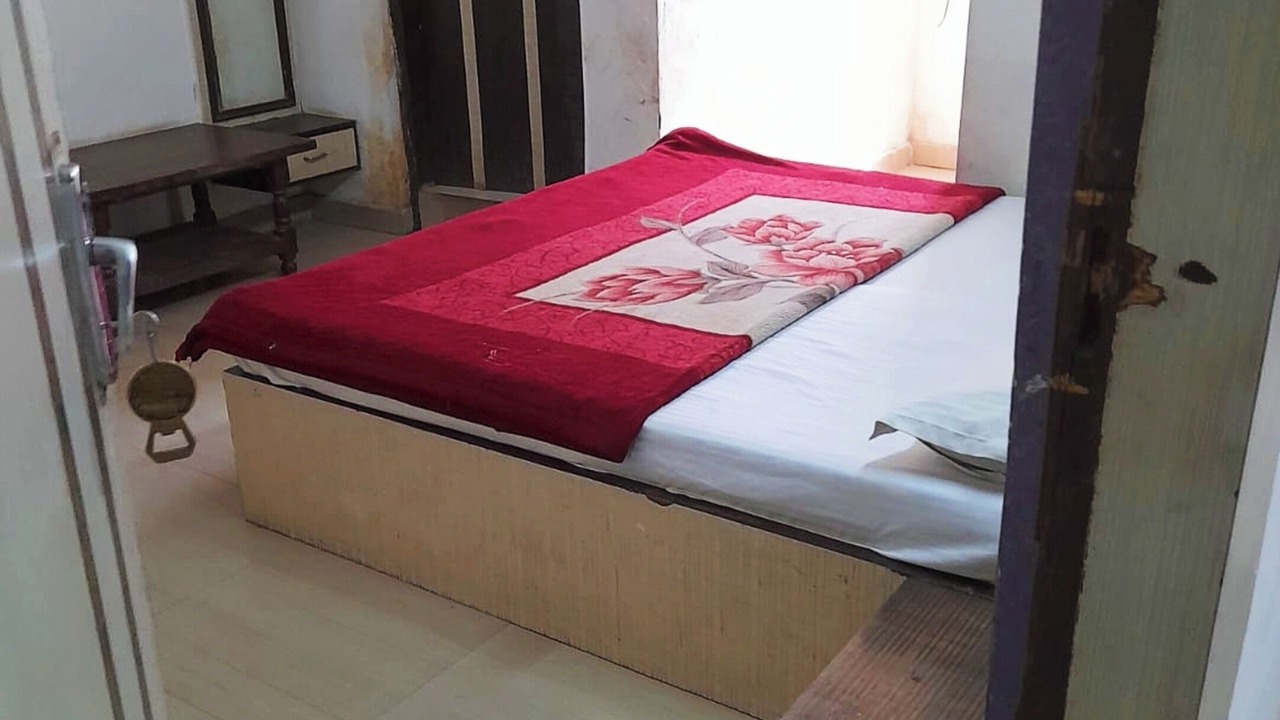 Photo of Bedroom in Taj Ganj