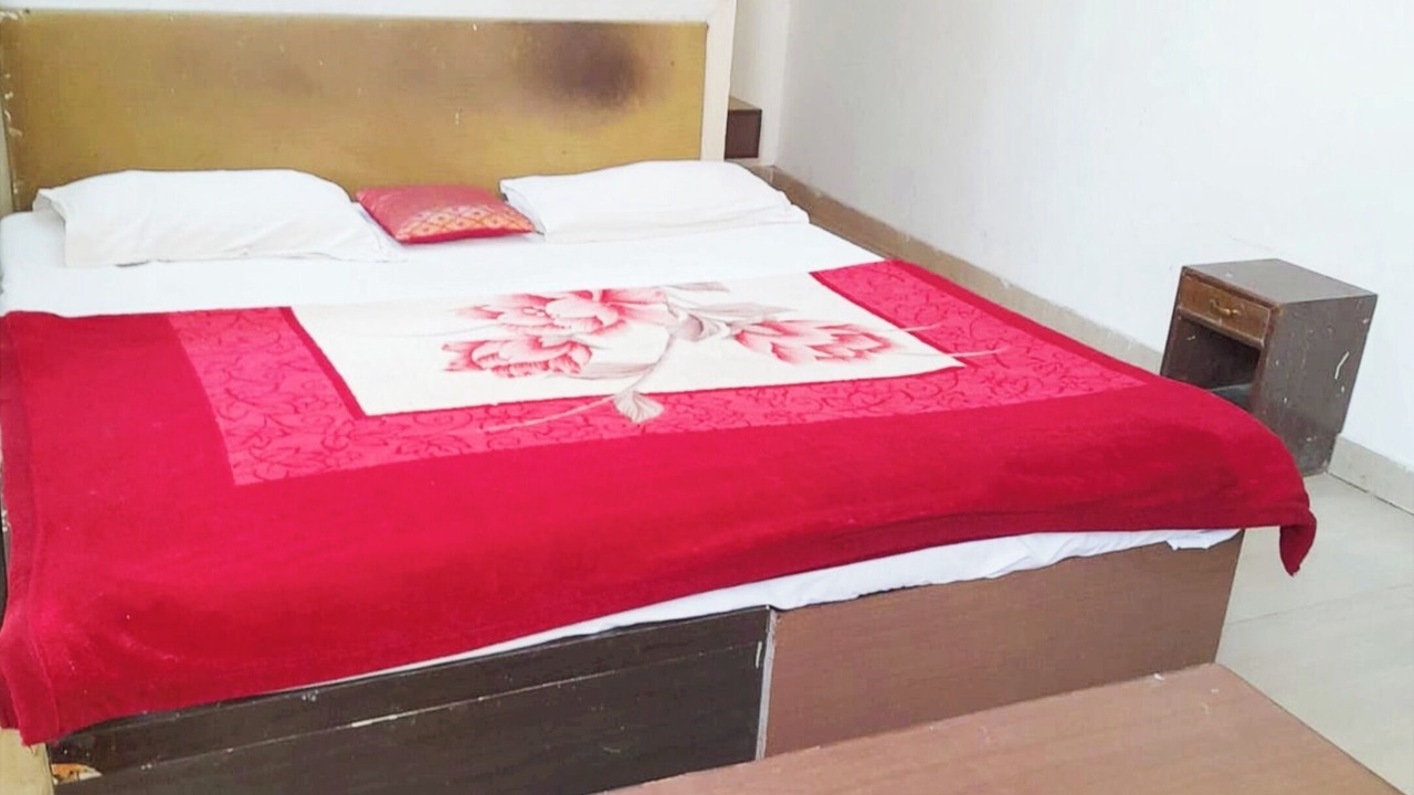 Photo of Bedroom in Taj Ganj