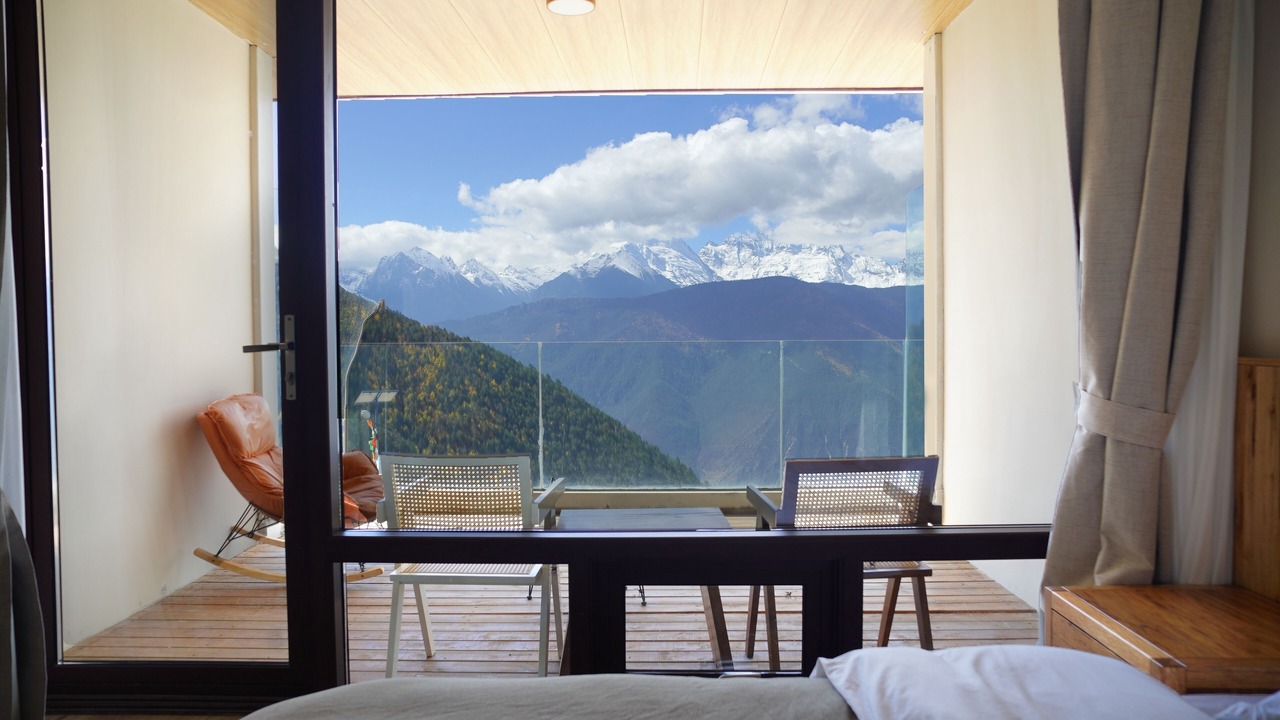 Photo of Bedroom in Deqen County