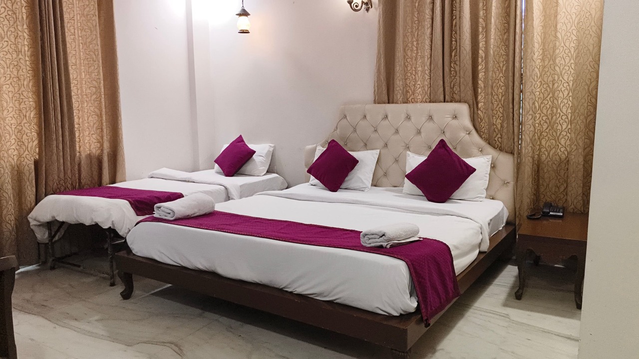 Photo of Bedroom in Taj Ganj