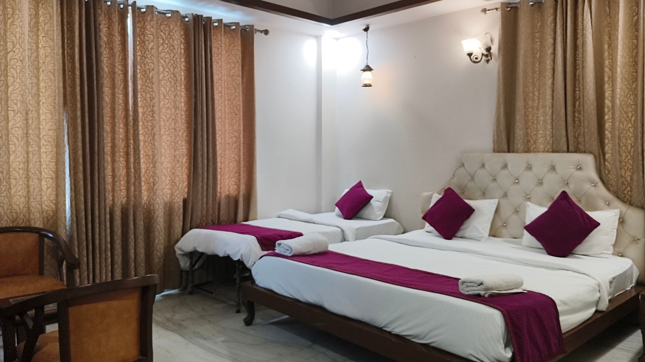 Photo of Bedroom in Taj Ganj