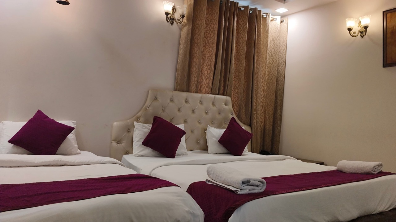 Photo of Bedroom in Taj Ganj