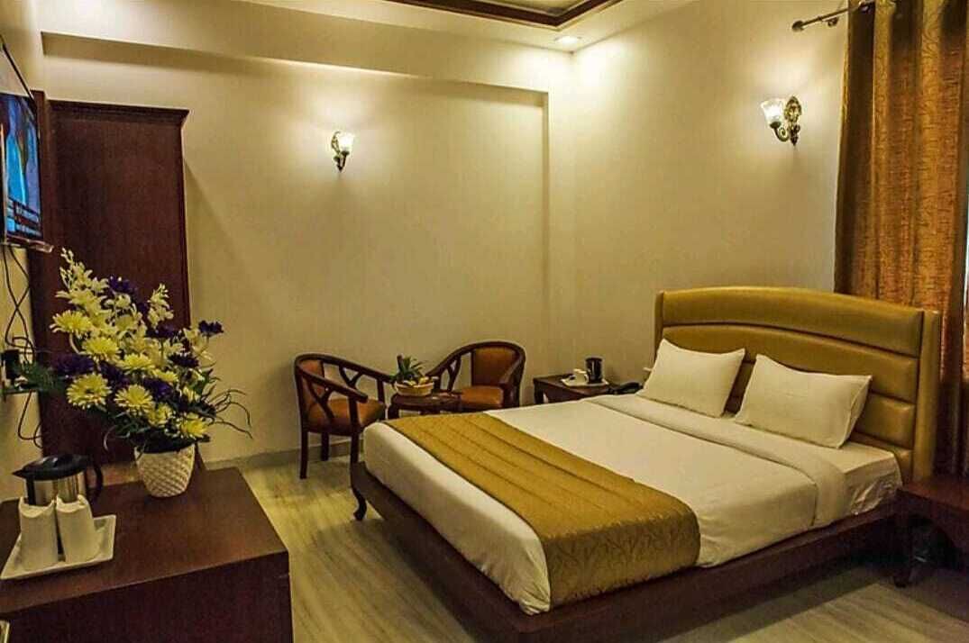 Photo of Bedroom in Taj Ganj