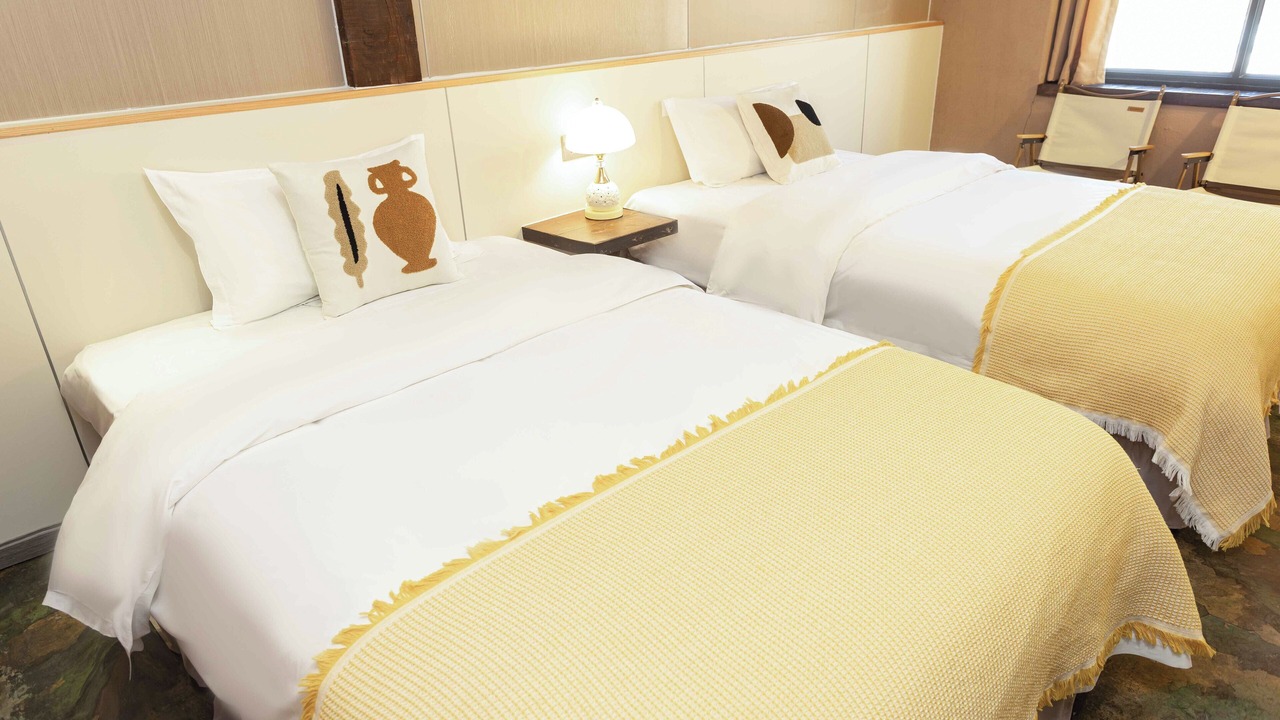 Photo of Bedroom in Daocheng