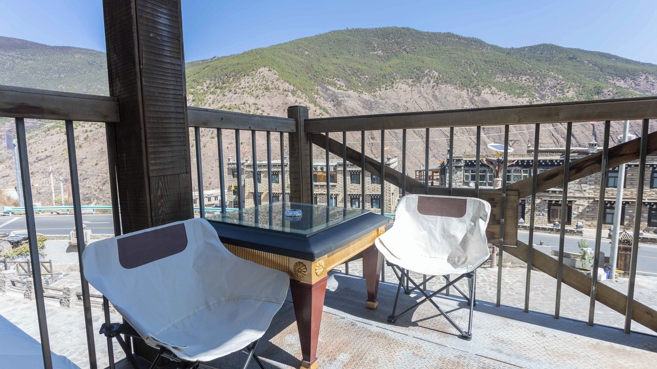 Photo of Patio Balcony in Daocheng