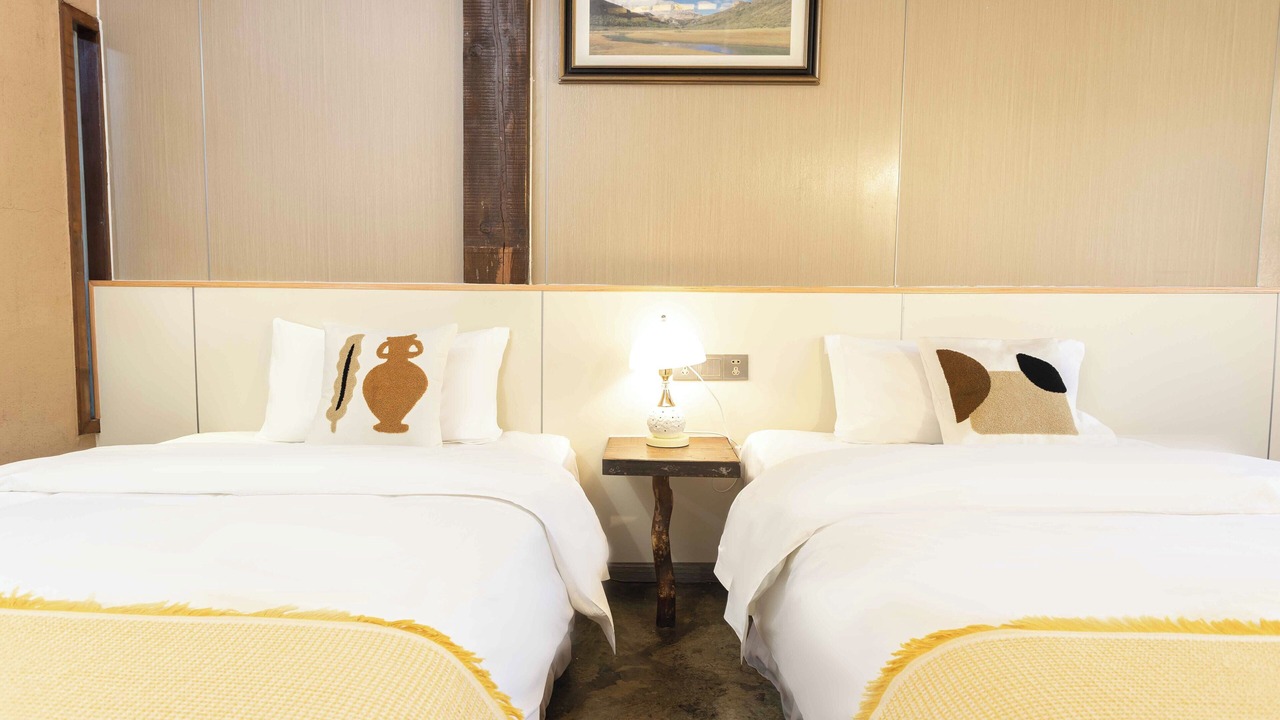 Photo of Bedroom in Daocheng
