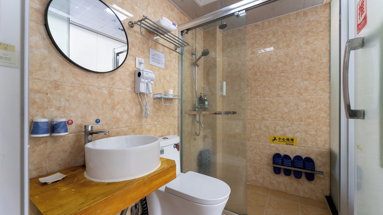 Photo of Bathroom in Tonglu County