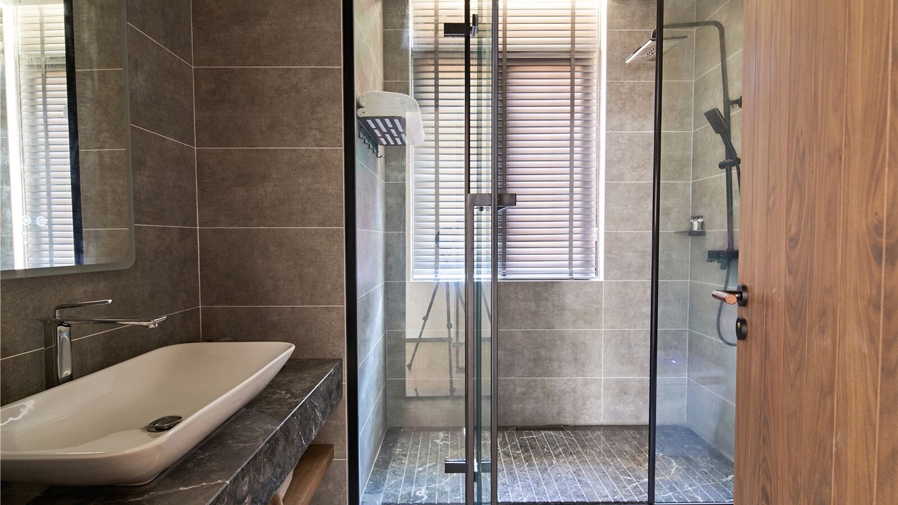 Photo of Bathroom in Longmen County