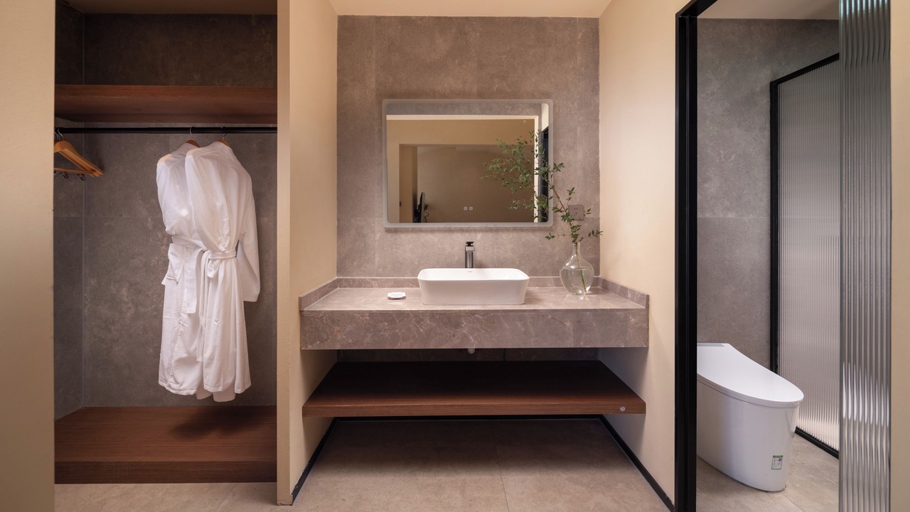 Photo of Bathroom in Shangri-La