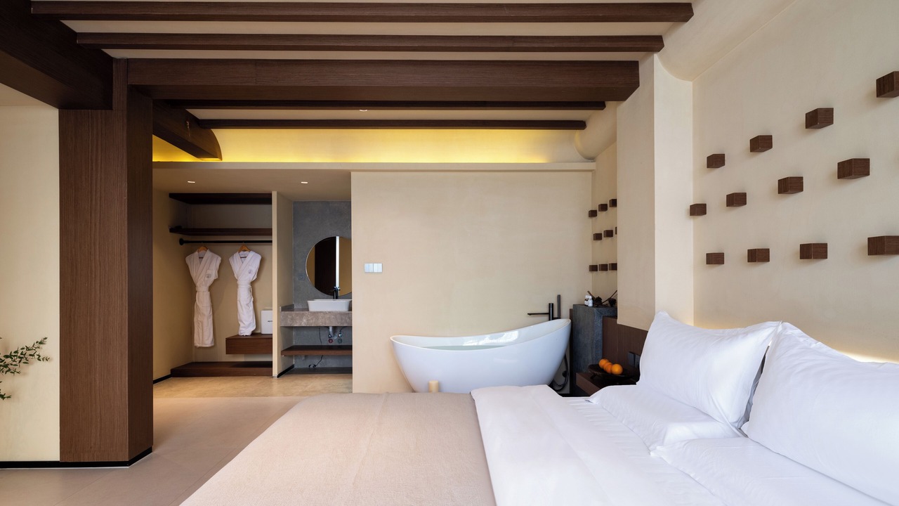 Photo of Bedroom in Shangri-La