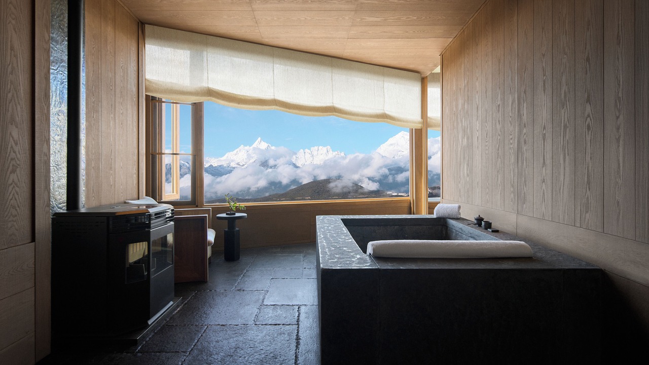Photo of Bathroom in Deqen County