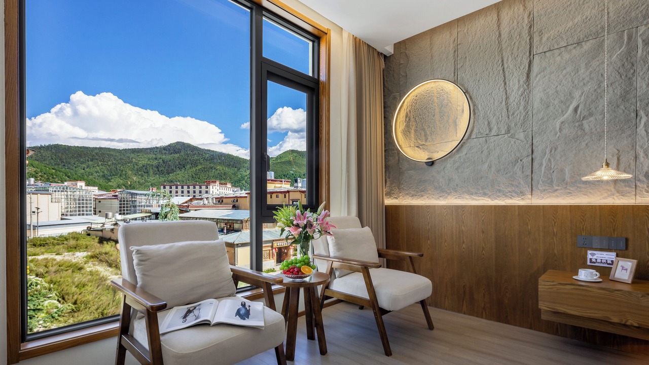 Photo of Bedroom in Shangri-La