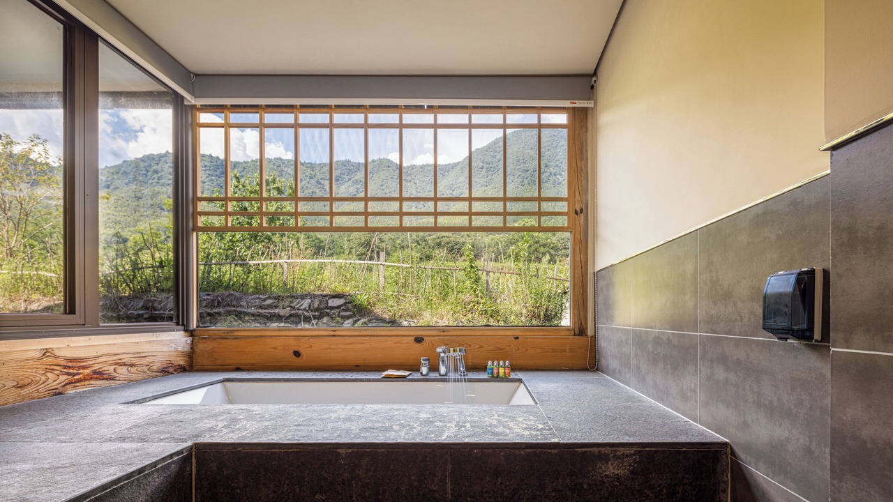 Photo of Patio Balcony in Yi County