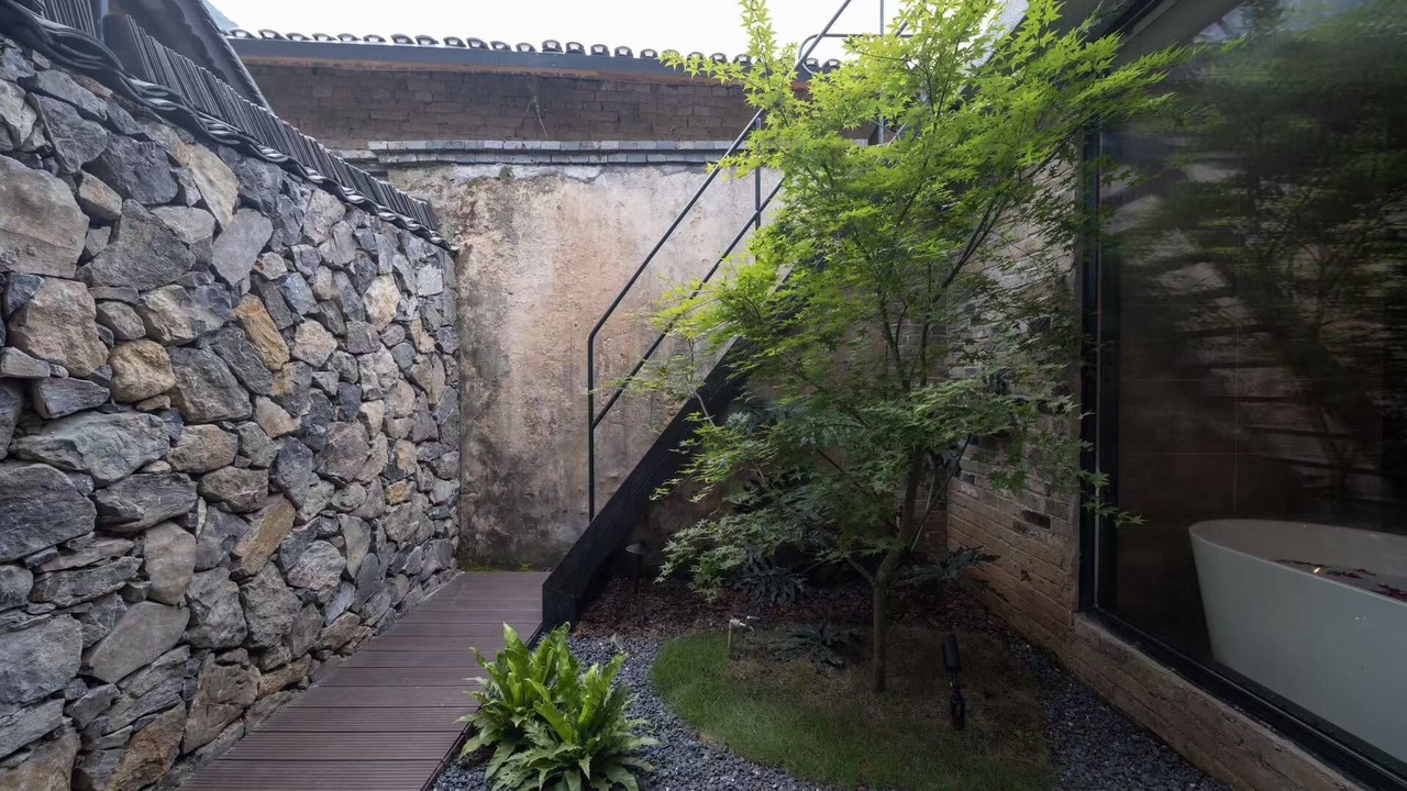 Photo of Bedroom in Xingping Ancient Town