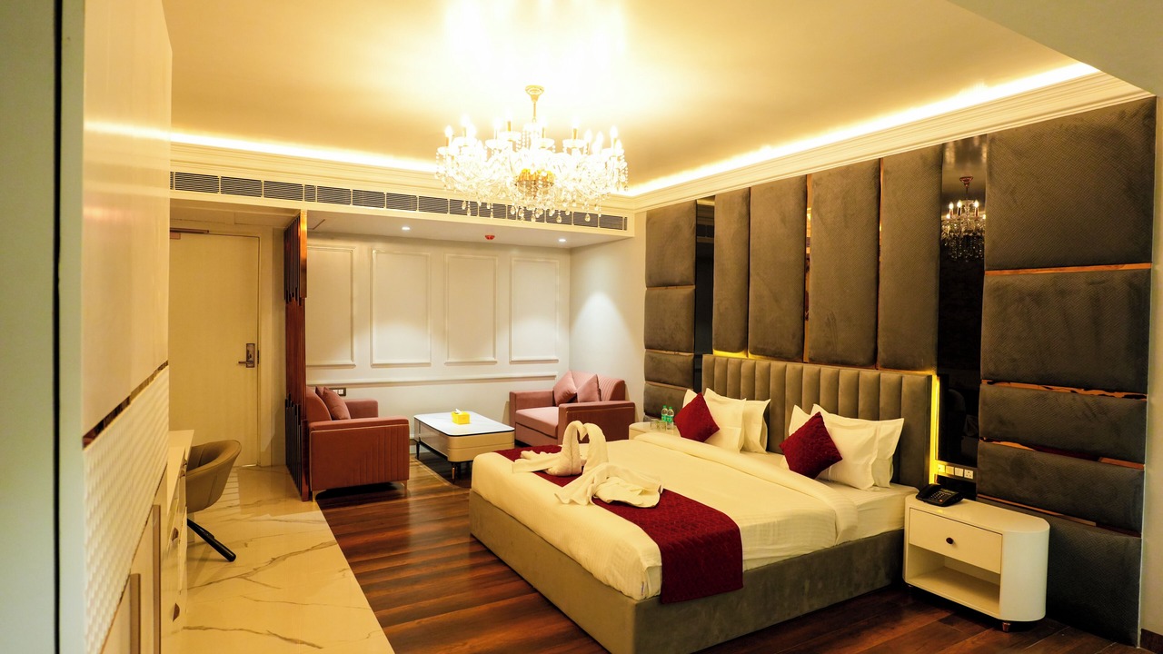 Photo of Bedroom in Hasanpur