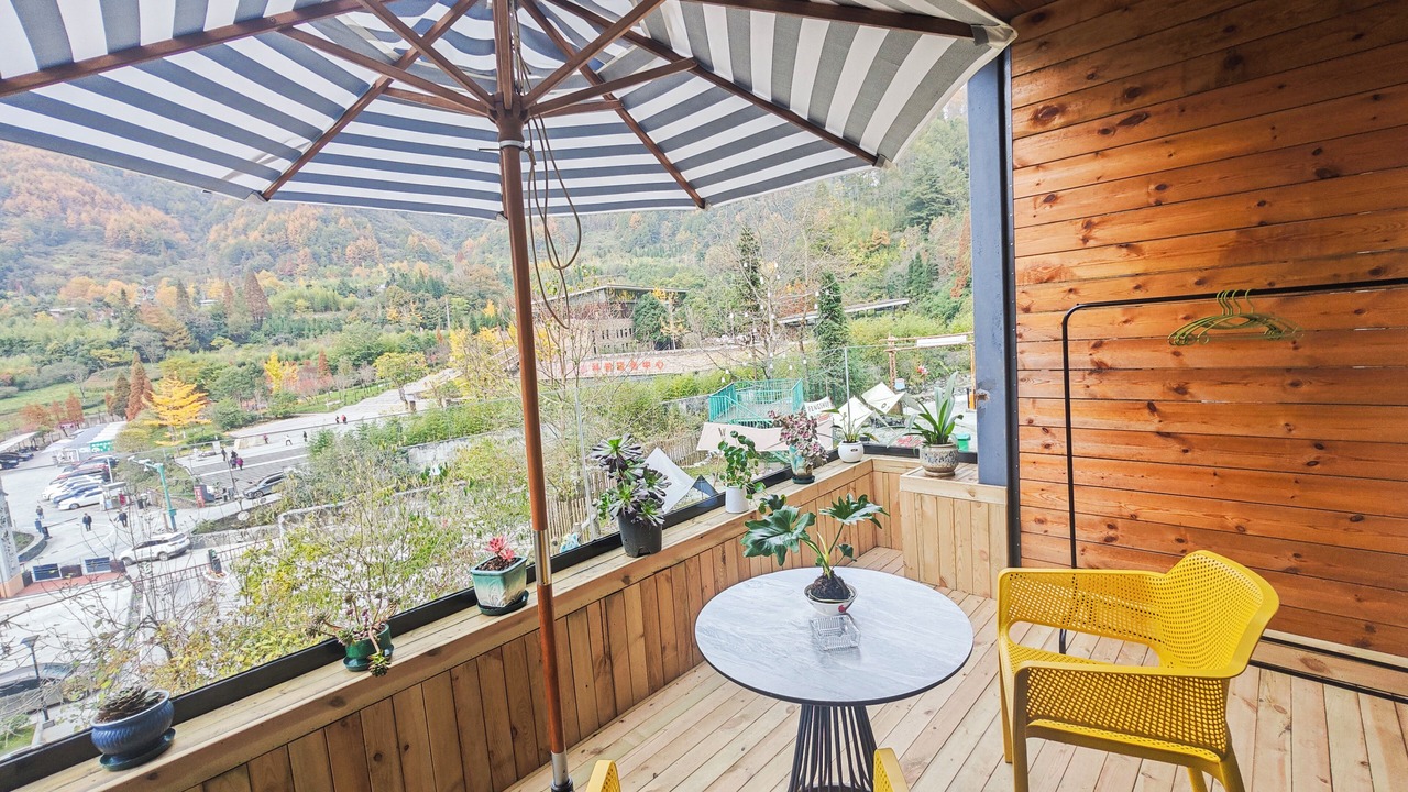 Photo of Patio Balcony in Wenchuan