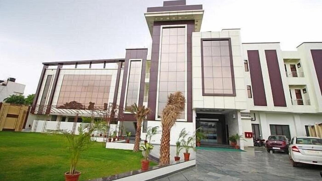 Photo of Outdoor in Sikandra