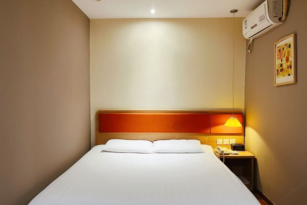 Photo of Bedroom in Doumen
