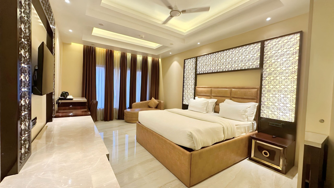 Photo of Bedroom in Dhampur