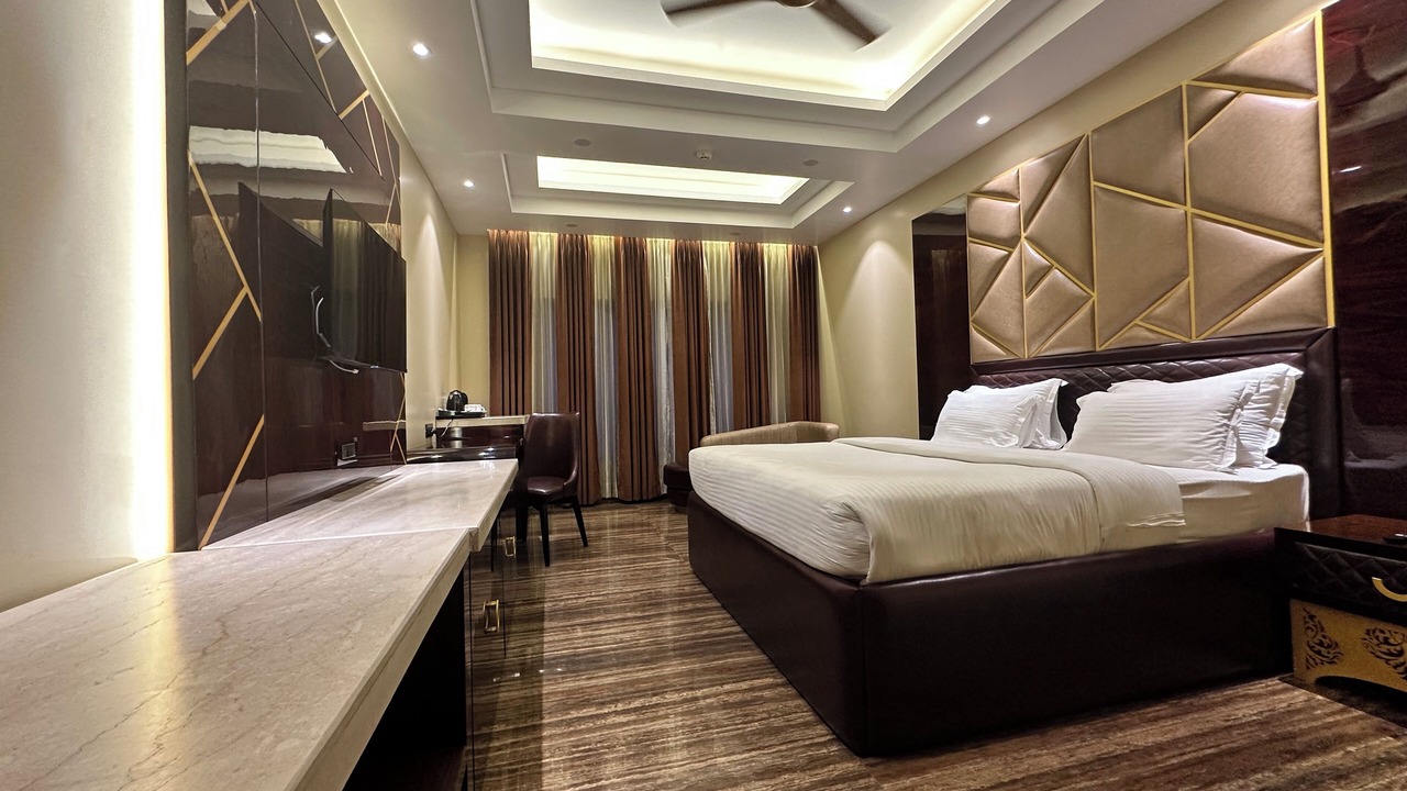 Photo of Bedroom in Dhampur
