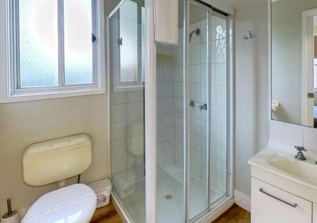 Photo of Bathroom in Elderslie