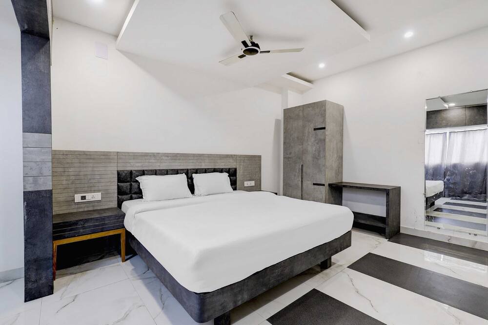 Photo of Bedroom in Sualkuchi