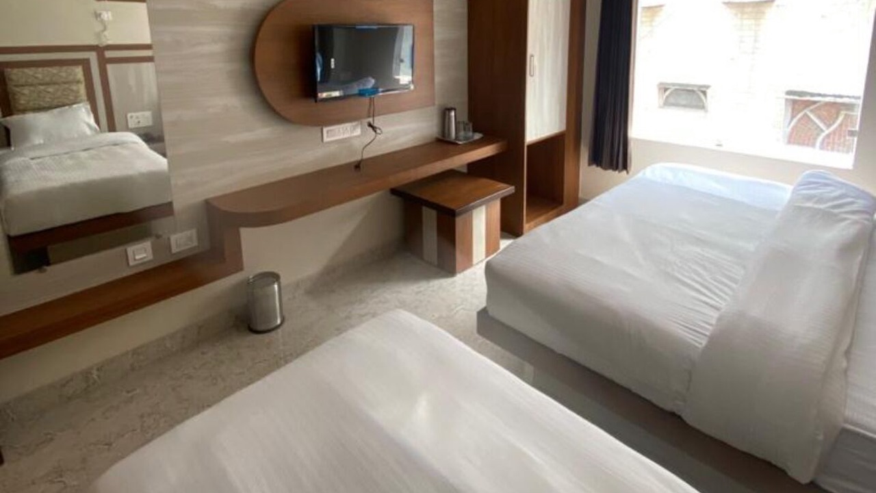 Photo of Bedroom in Etah