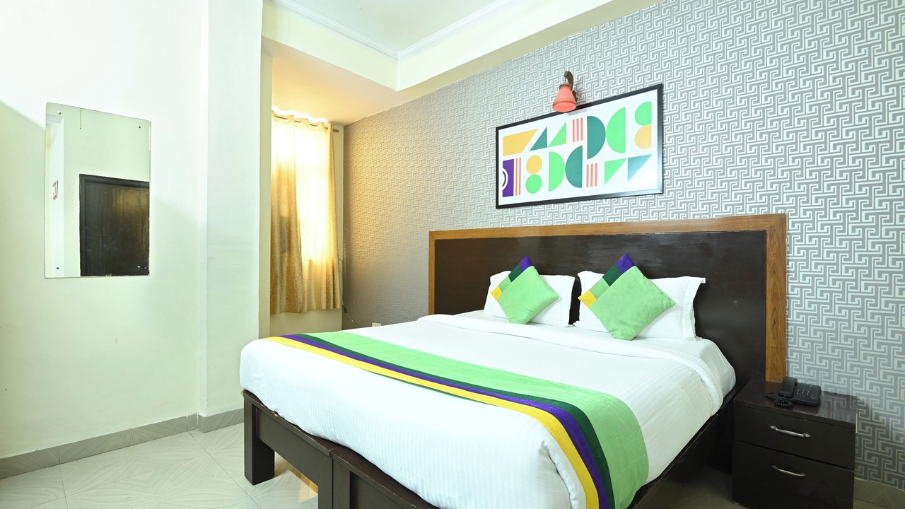 Photo of Bedroom in Sector 62