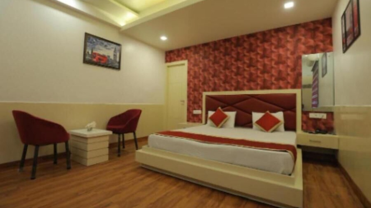 Photo of Bedroom in Taj Ganj
