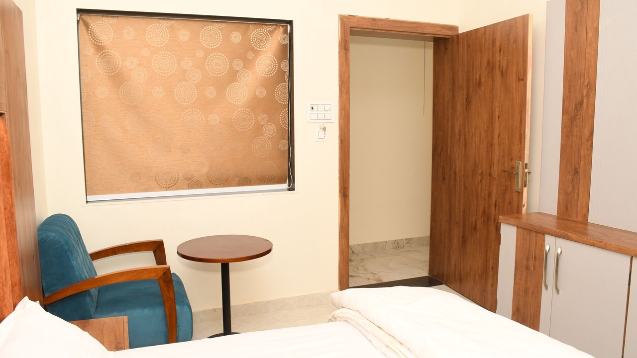 Photo of Bedroom in Govardhan