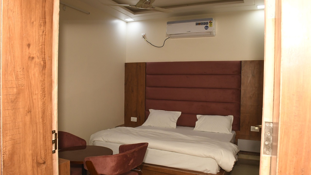 Photo of Bedroom in Govardhan