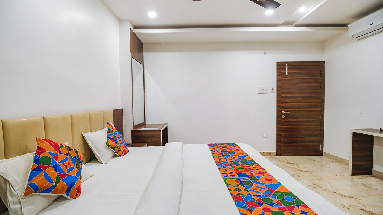 Photo of Bedroom in Sualkuchi