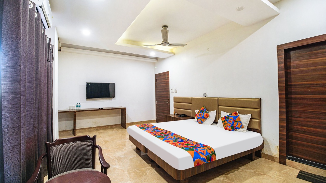 Photo of Bedroom in Sualkuchi