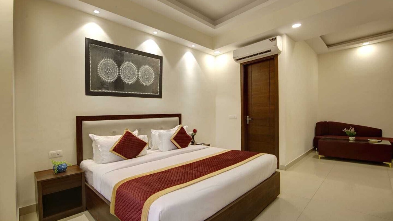 Photo of Bedroom in Sector 70