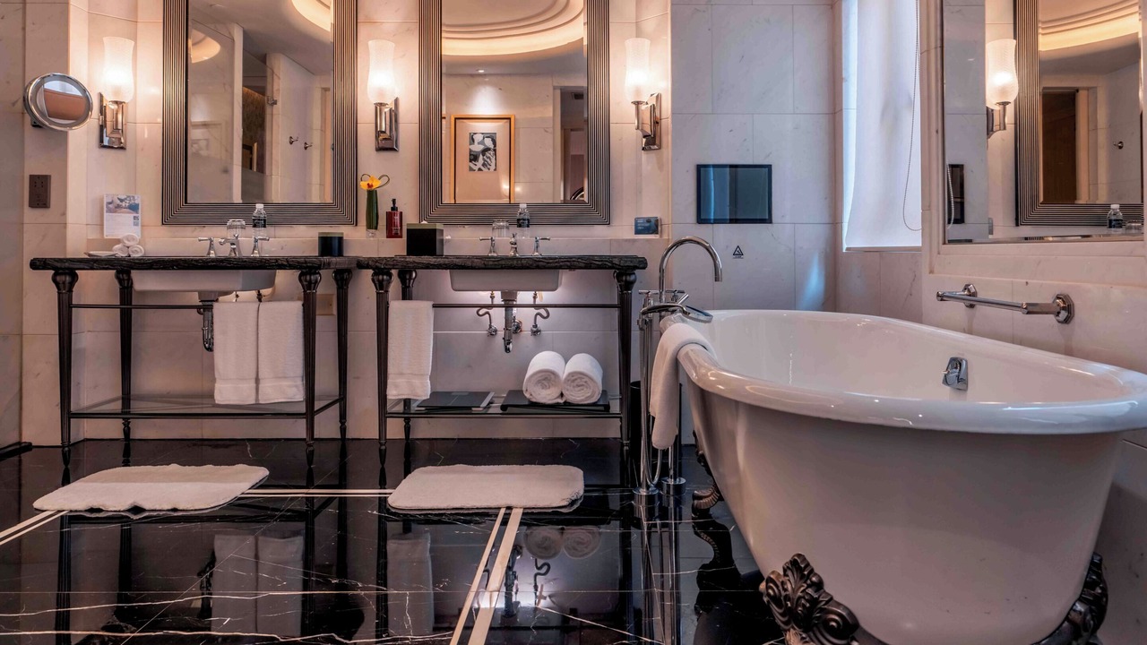 Photo of Bathroom in Downtown Shanghai