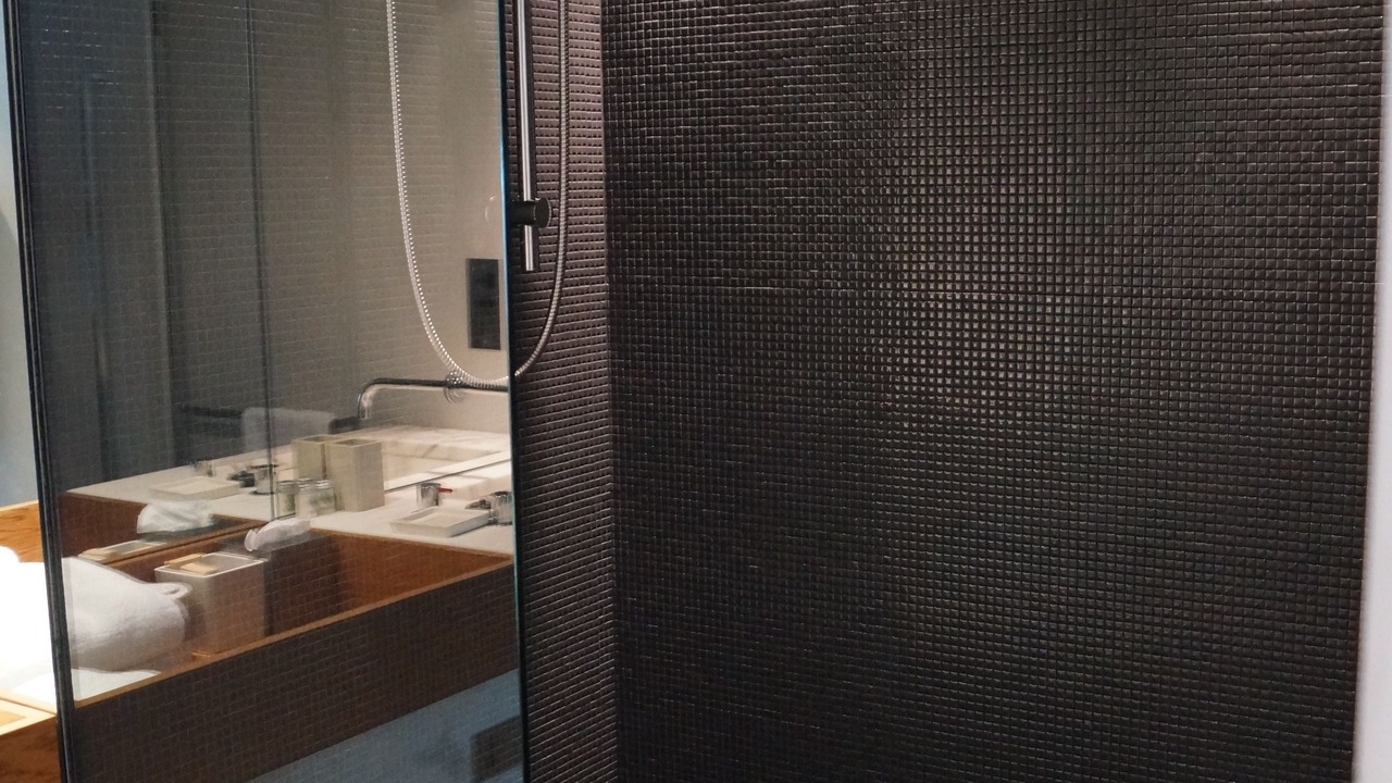 Photo of Bathroom in Haymarket