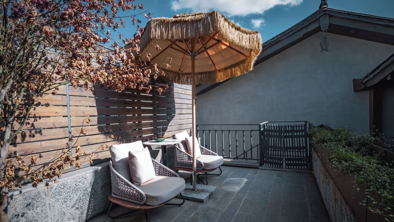 Photo of Patio Balcony in Dayan Old Town