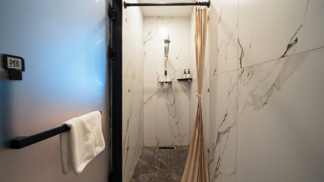 Photo of Bathroom in Longwen District