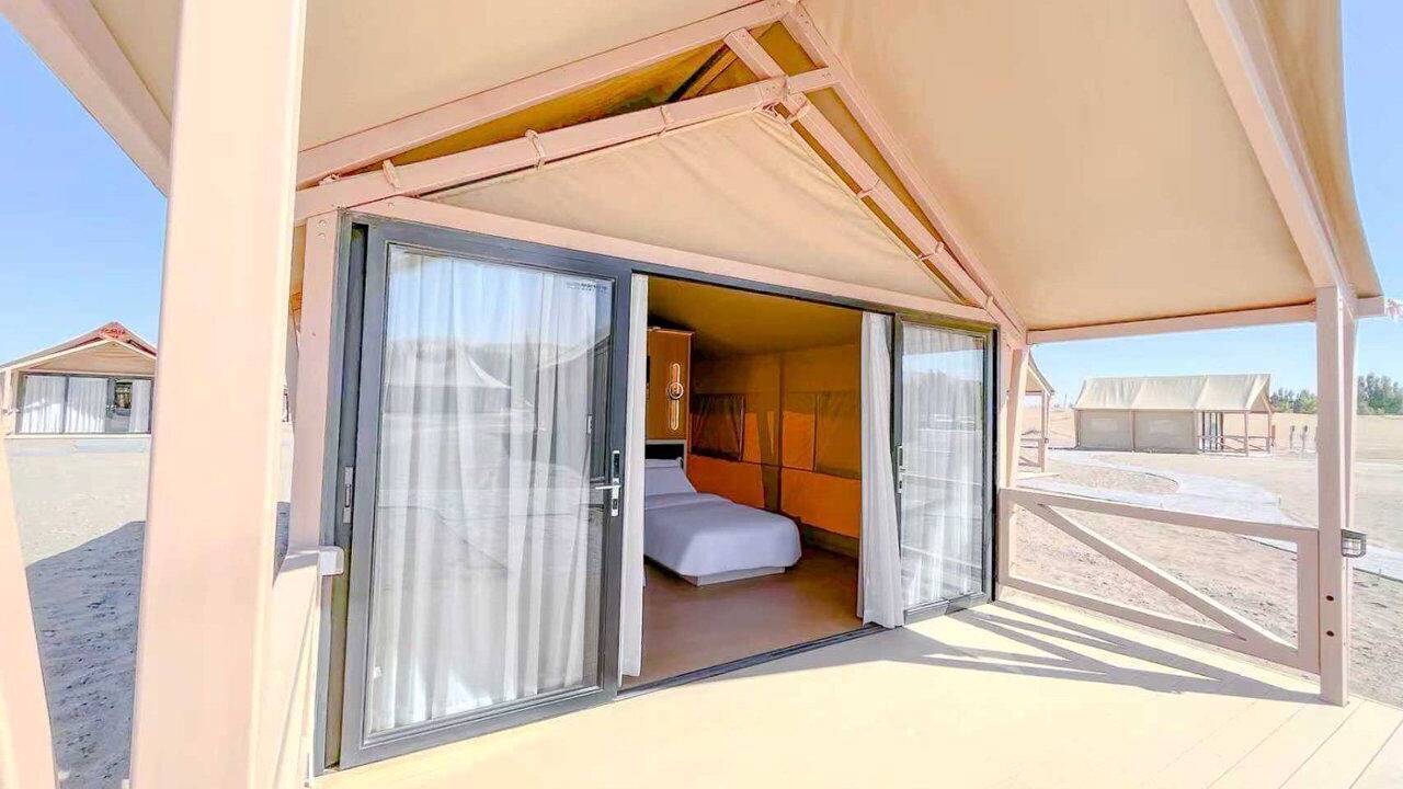 Photo of Bedroom in Mingsha Mountain and Crescent Spring