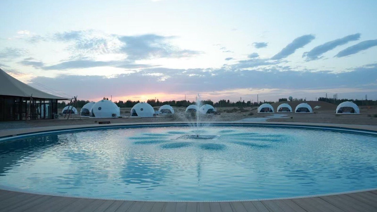 Photo of Outdoor in Mingsha Mountain and Crescent Spring