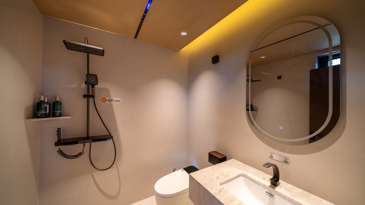 Photo of Bathroom in Mingsha Mountain and Crescent Spring