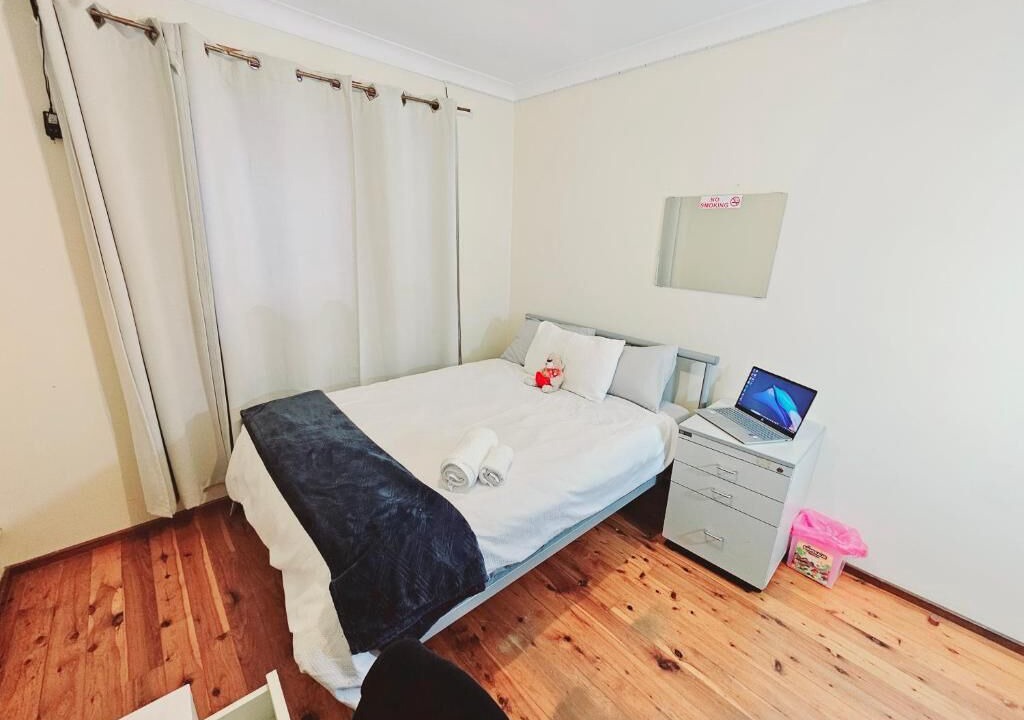 Photo of Bedroom in Doonside