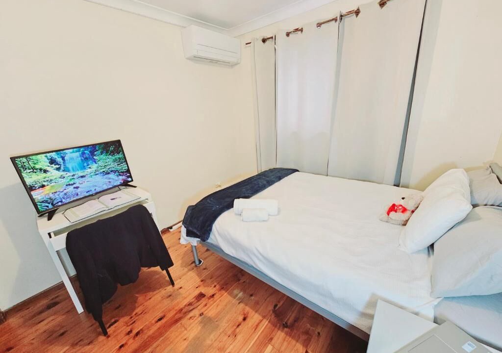 Photo of Bedroom in Doonside