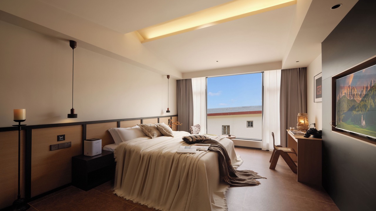 Photo of Bedroom in Shangri-La